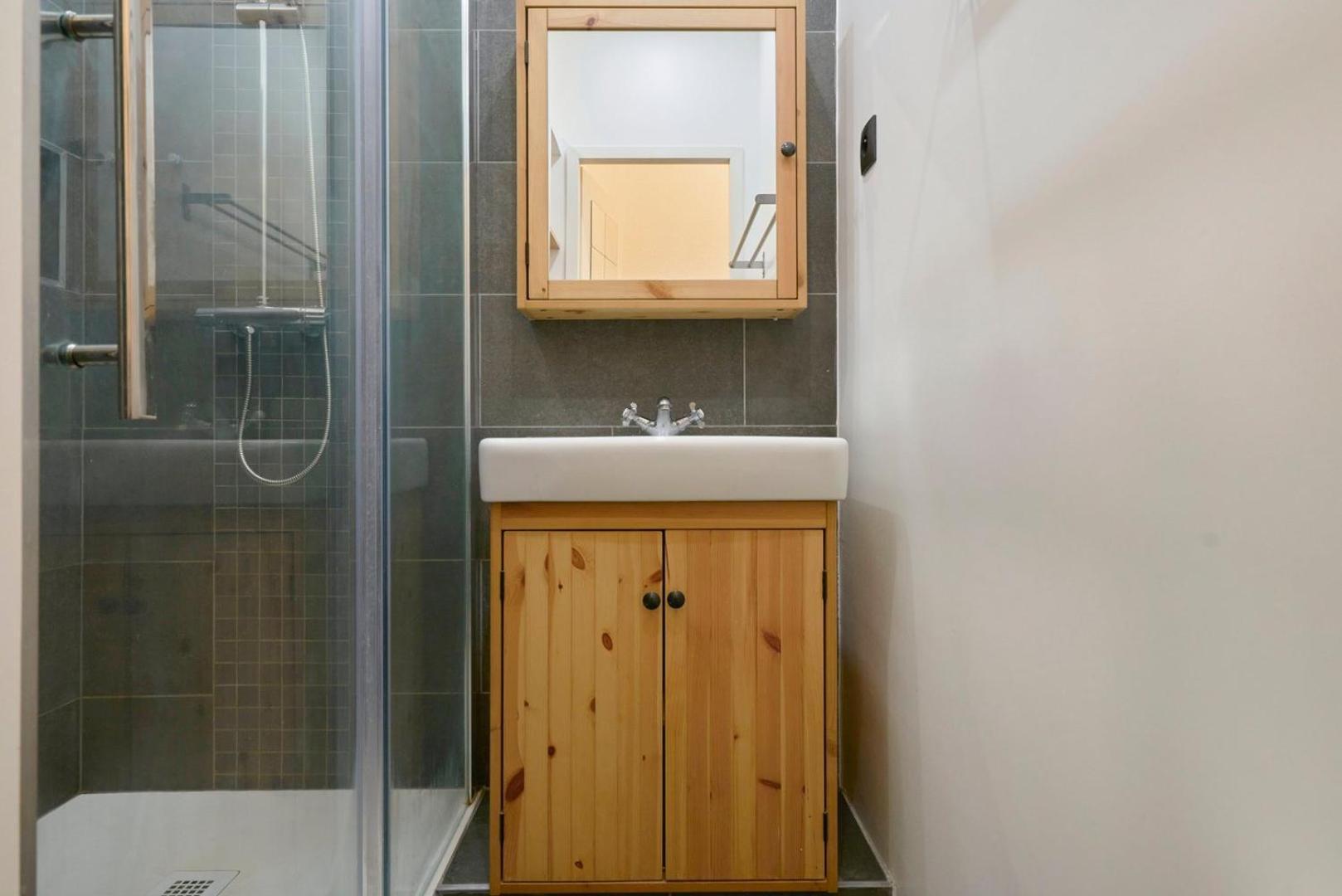 1 Bedroom Apartment Near Metro, Shops & Schools Лилль Экстерьер фото